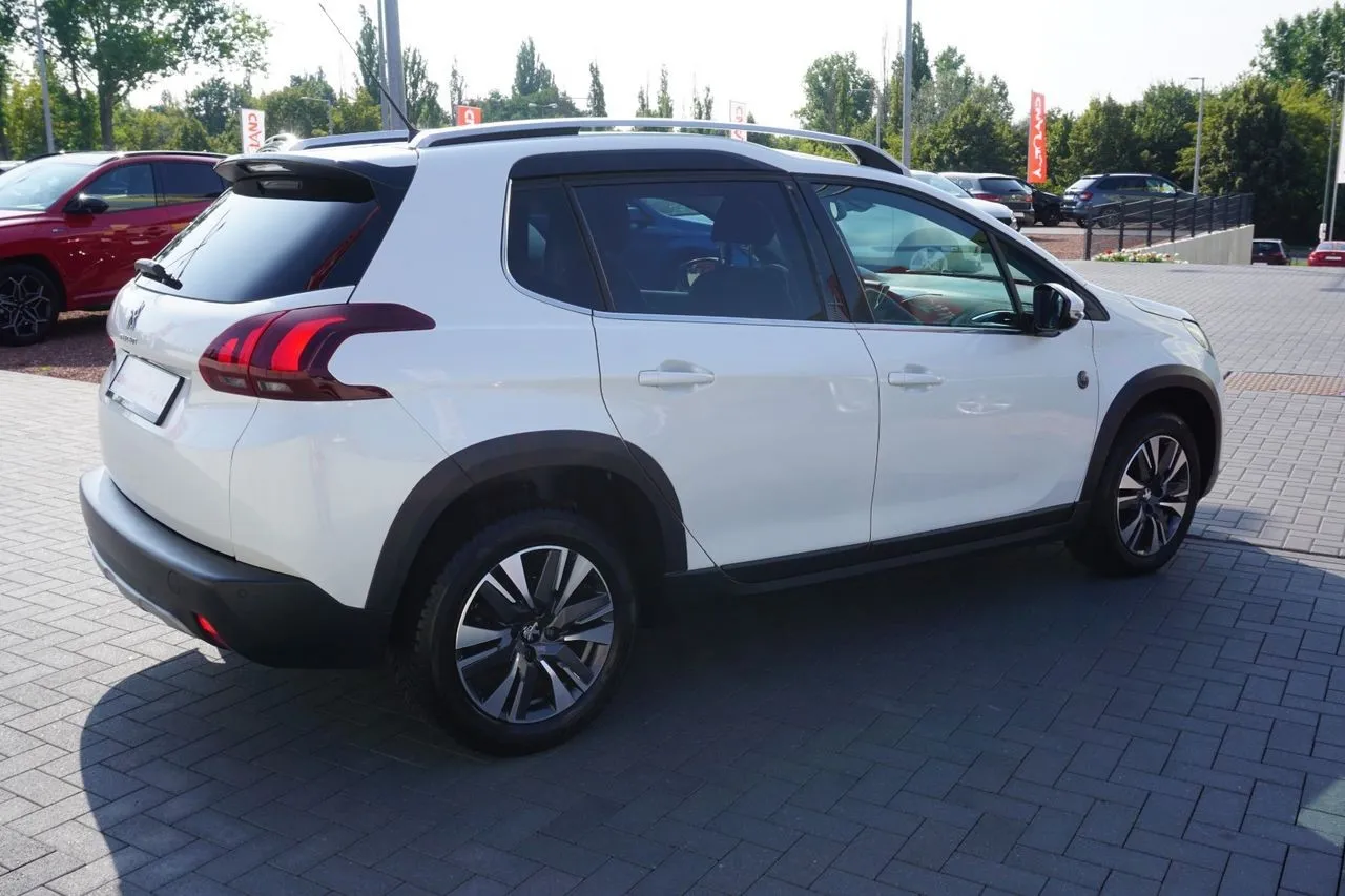 Peugeot 2008 1.2 PureTech 110...  Image 4